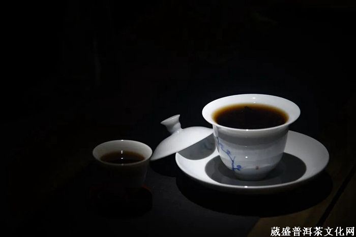 年輕就可以瘋狂，讓我們在普洱茶的世界里任性一回吧！